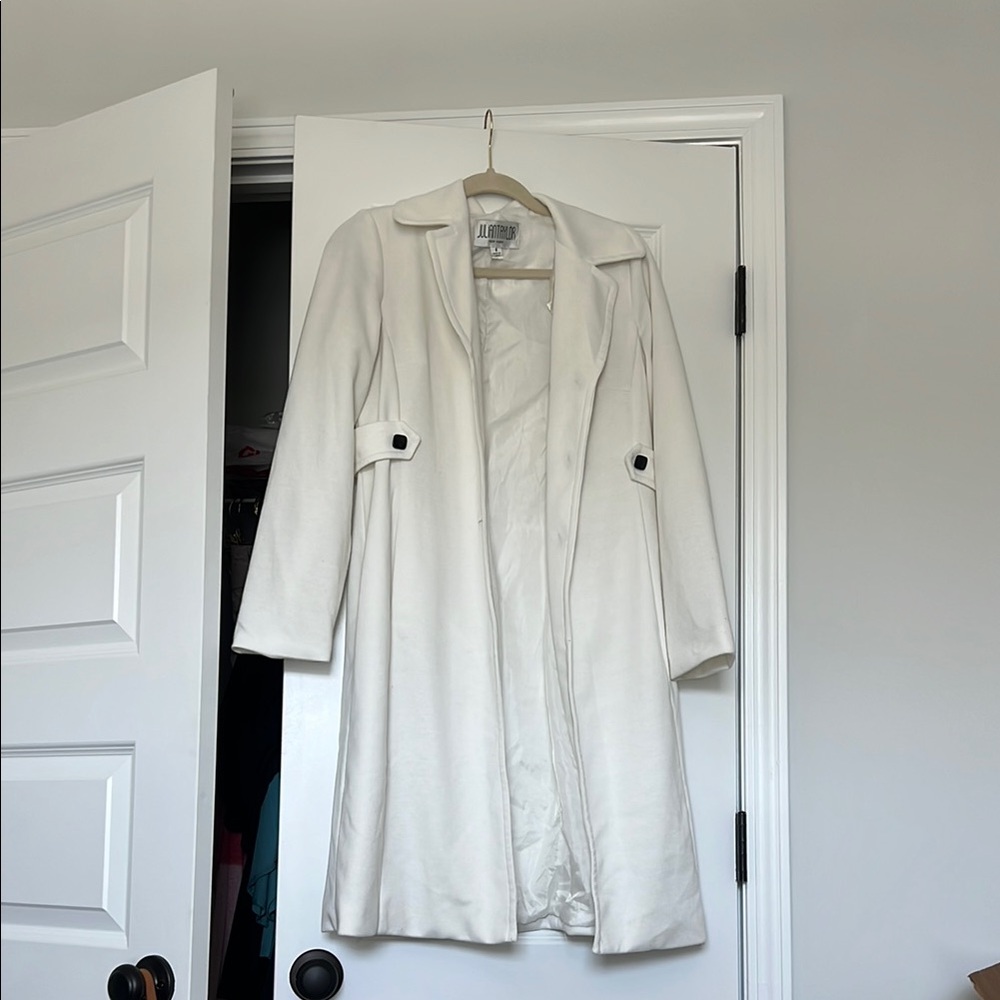 Julian Taylor White Trench Coat Classic Tailored Design